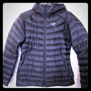Arc’teryx light black womans hoodie jacket